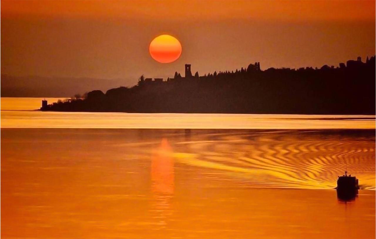 Beautiful Stacaravan In Tuoro Sul Trasimeno Villa Buitenkant foto